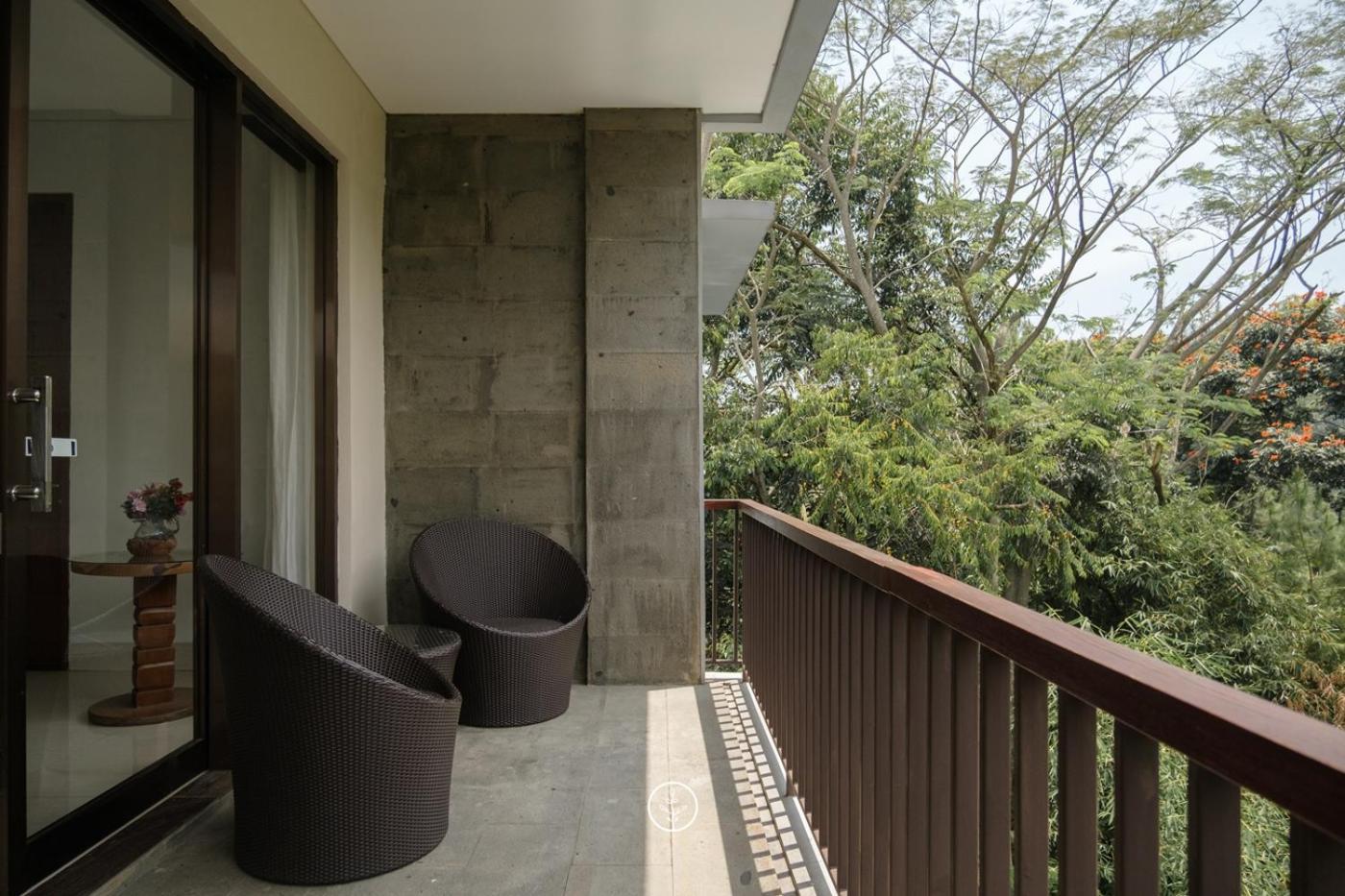 Hikari Hill View Villa 7 Bedrooms With A Private Swimming Pool And Billiard บันดุง ภายนอก รูปภาพ