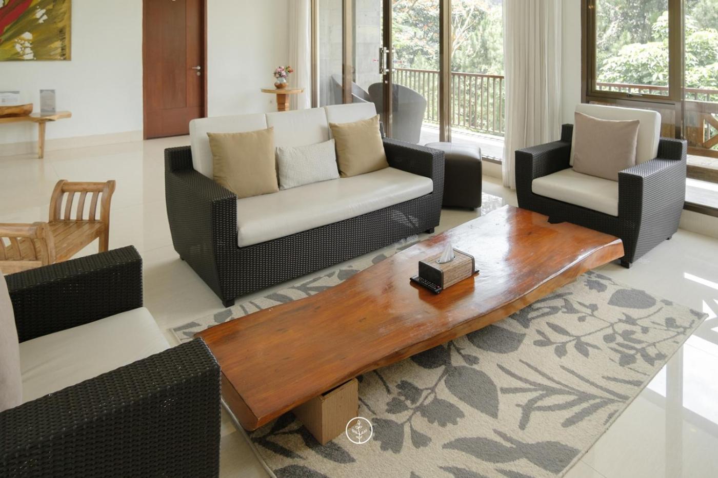 Hikari Hill View Villa 7 Bedrooms With A Private Swimming Pool And Billiard บันดุง ภายนอก รูปภาพ