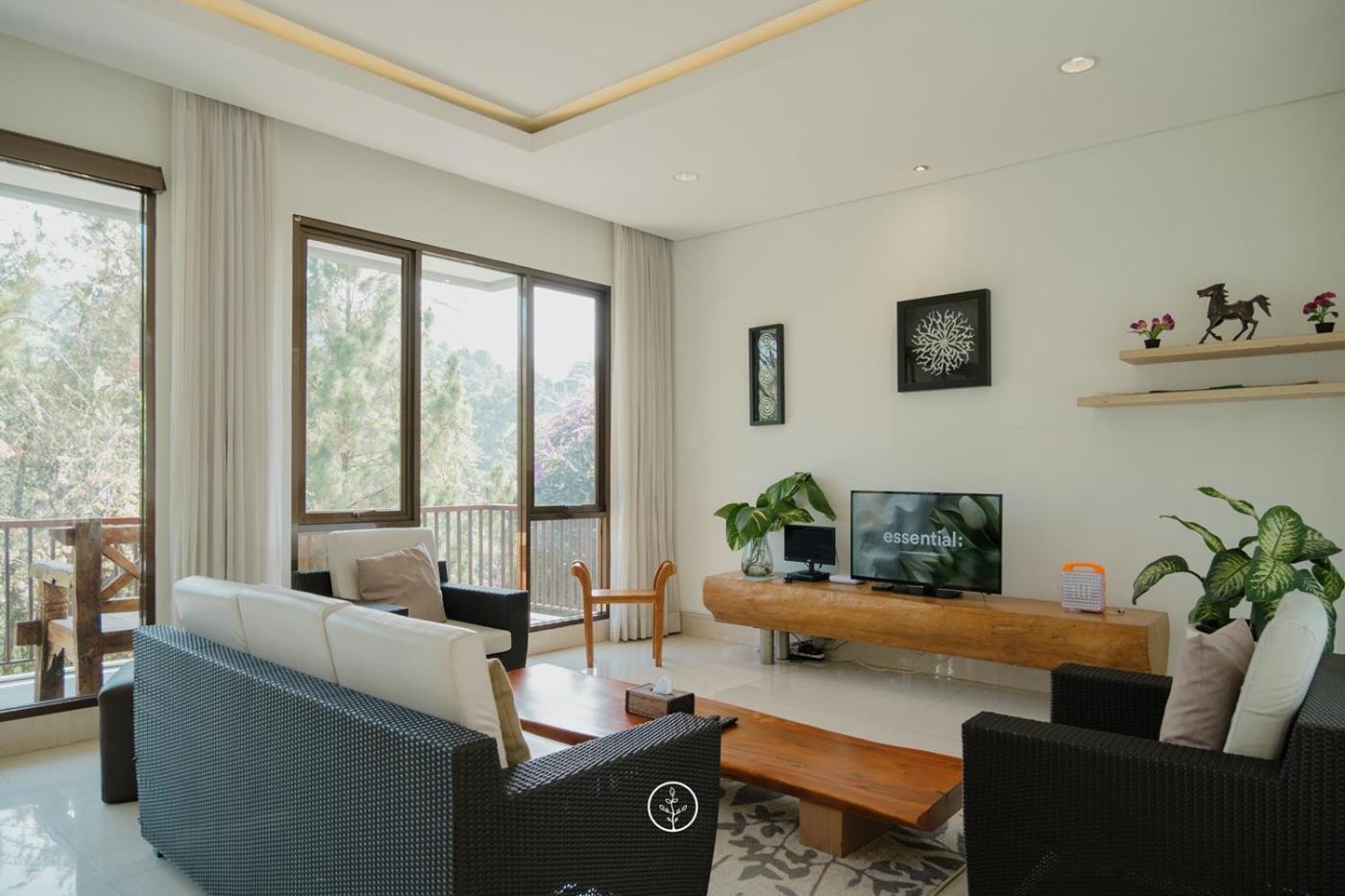 Hikari Hill View Villa 7 Bedrooms With A Private Swimming Pool And Billiard บันดุง ภายนอก รูปภาพ