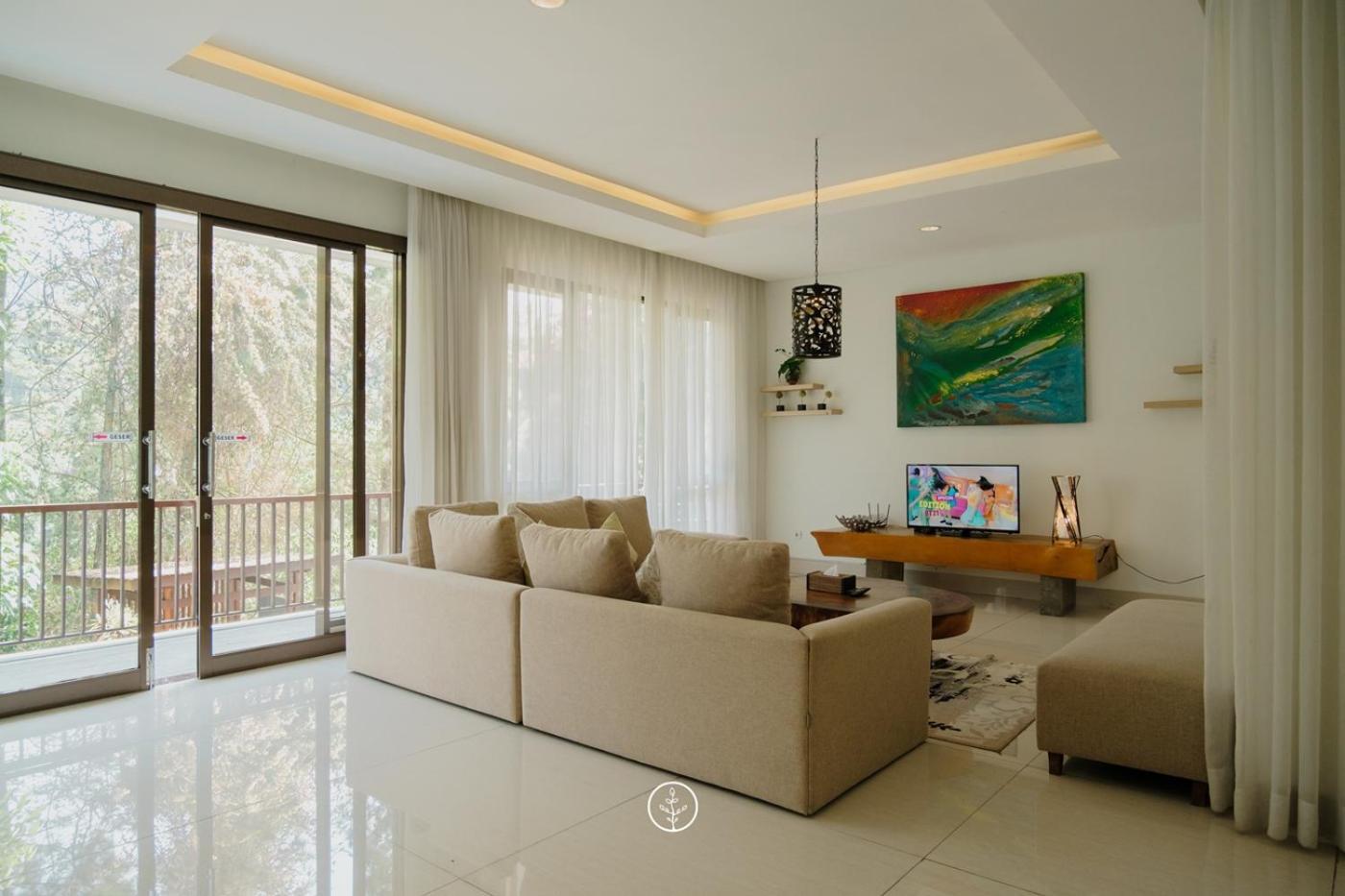 Hikari Hill View Villa 7 Bedrooms With A Private Swimming Pool And Billiard บันดุง ภายนอก รูปภาพ