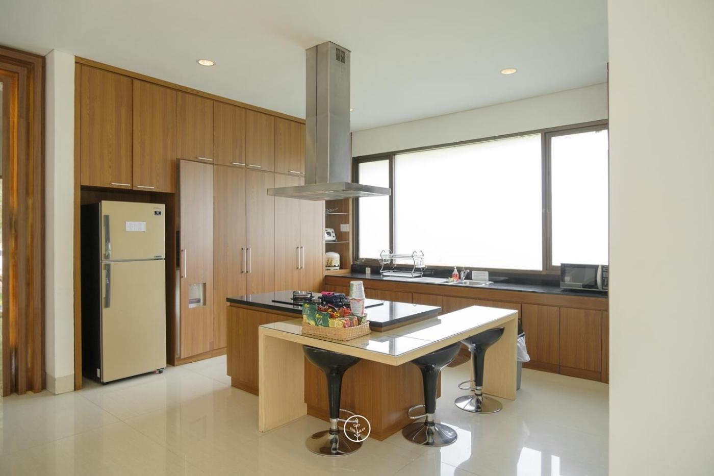 Hikari Hill View Villa 7 Bedrooms With A Private Swimming Pool And Billiard บันดุง ภายนอก รูปภาพ