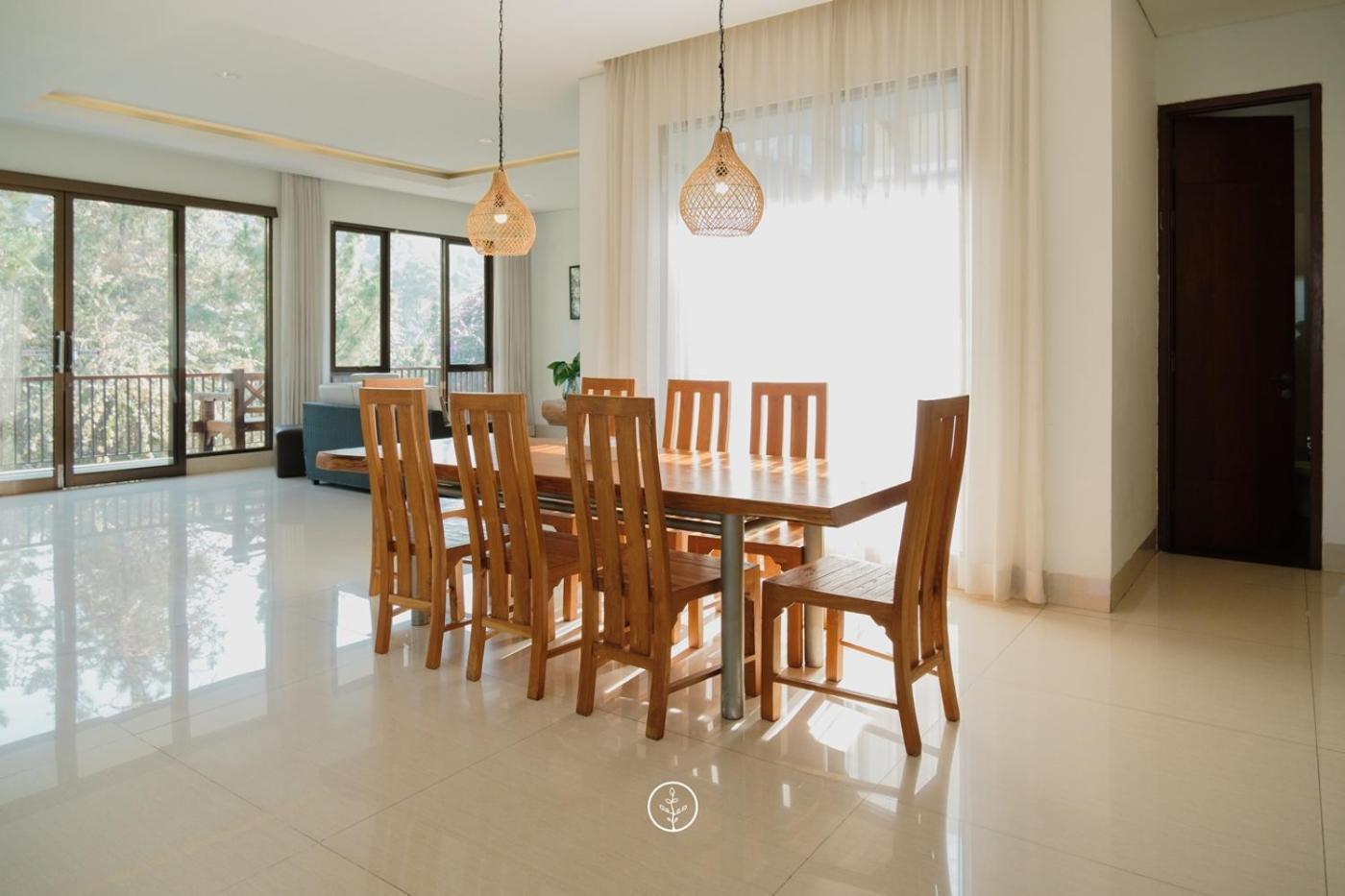 Hikari Hill View Villa 7 Bedrooms With A Private Swimming Pool And Billiard บันดุง ภายนอก รูปภาพ