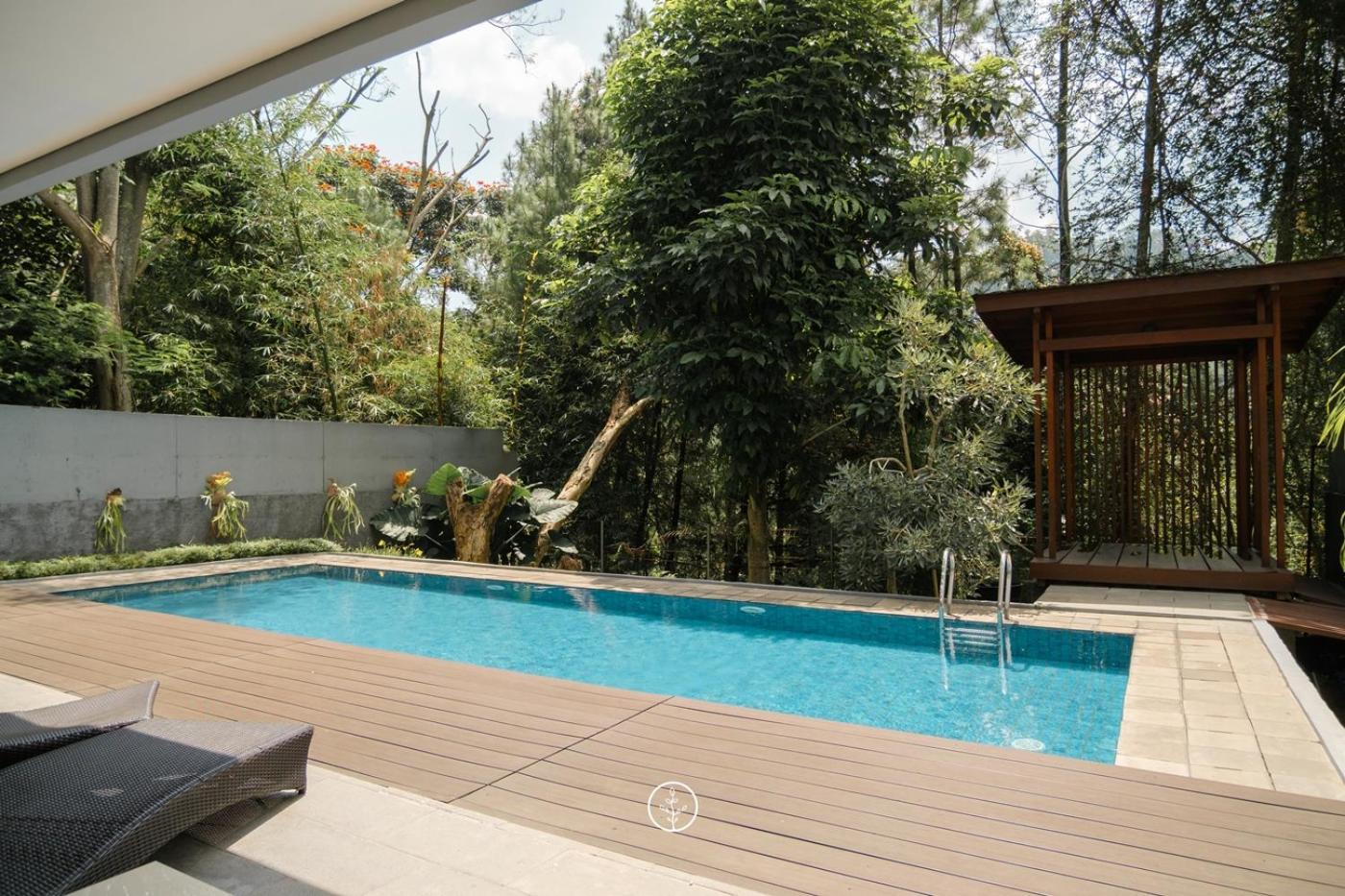 Hikari Hill View Villa 7 Bedrooms With A Private Swimming Pool And Billiard บันดุง ภายนอก รูปภาพ